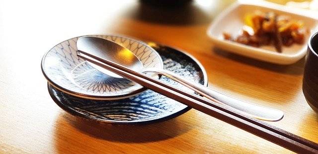 新冠阳性用过的碗筷怎么消毒？新冠病毒能通过碗筷传播吗?